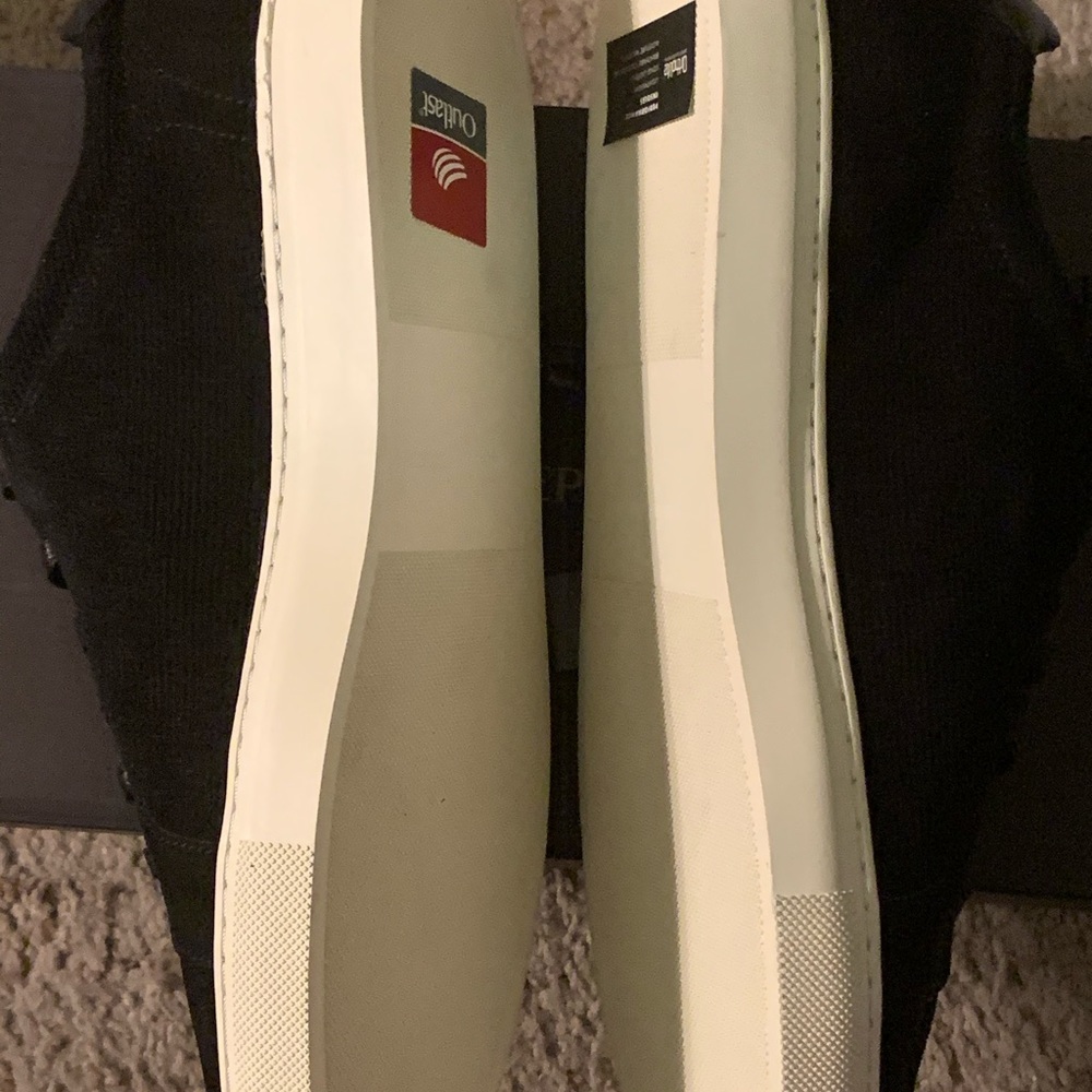 Sneakers/Decks - Picture 4 of 6